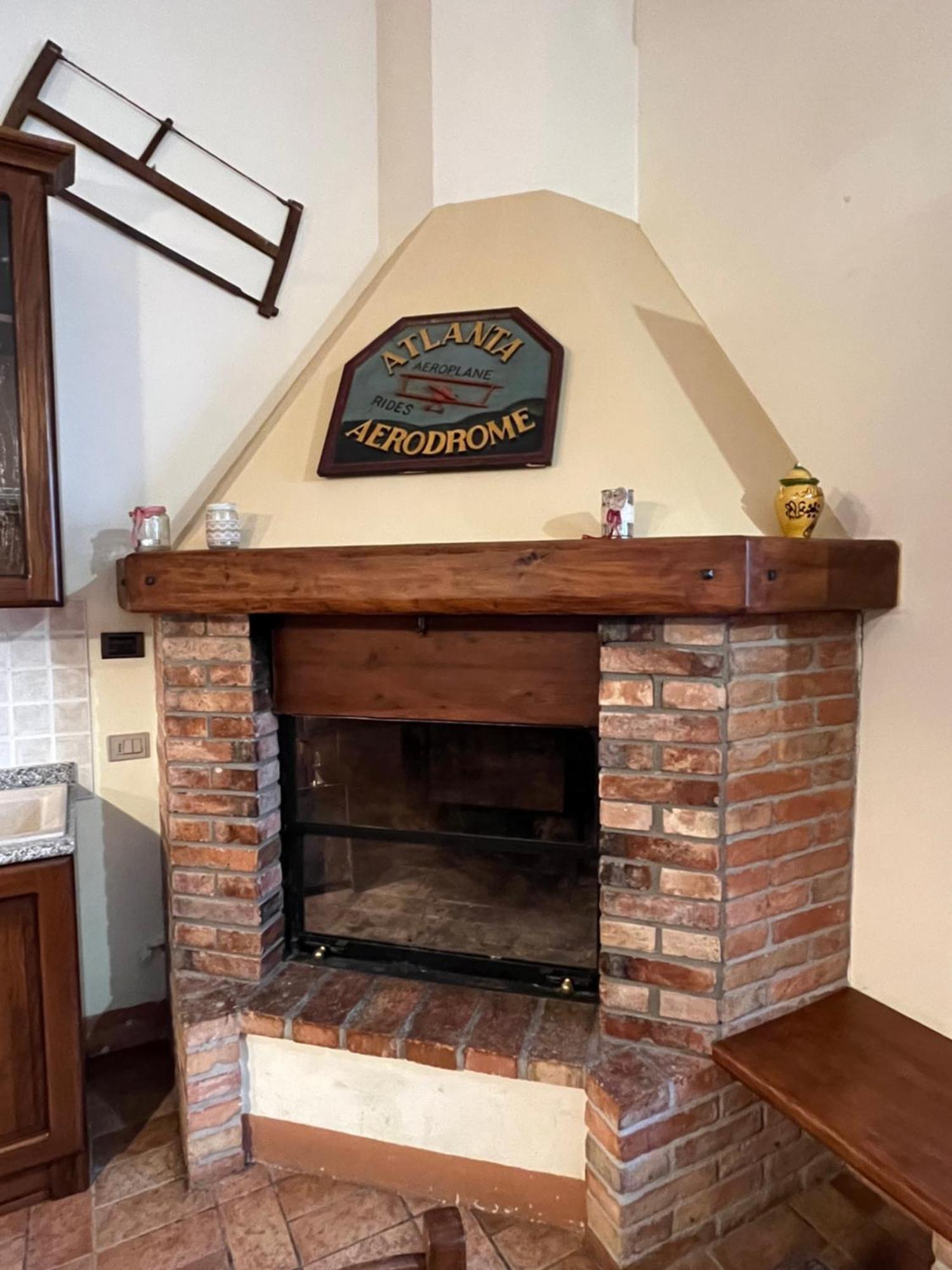 Agriturismo Podere Dell' Olmo อเมเลีย ภายนอก รูปภาพ