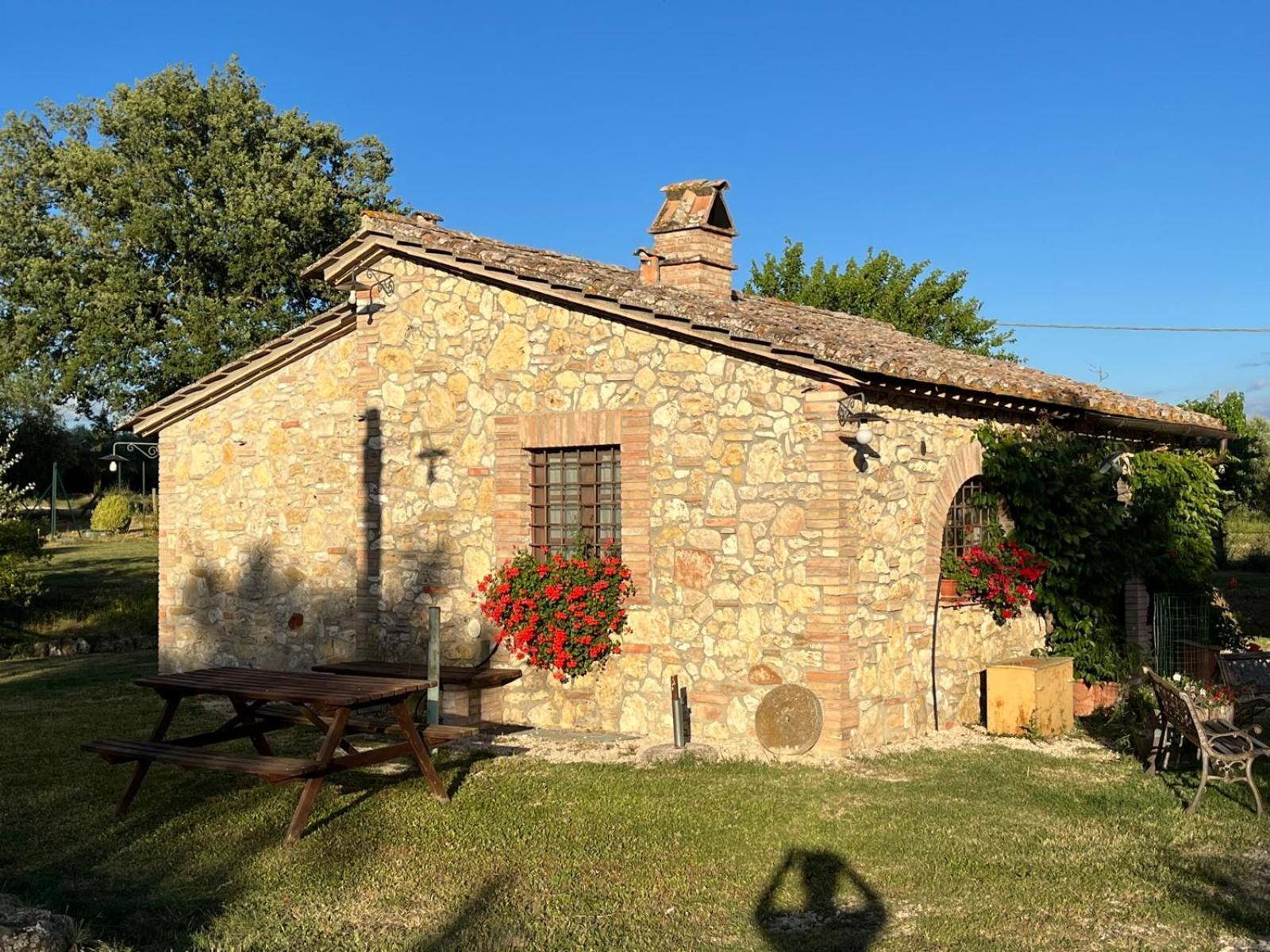 Agriturismo Podere Dell' Olmo อเมเลีย ภายนอก รูปภาพ