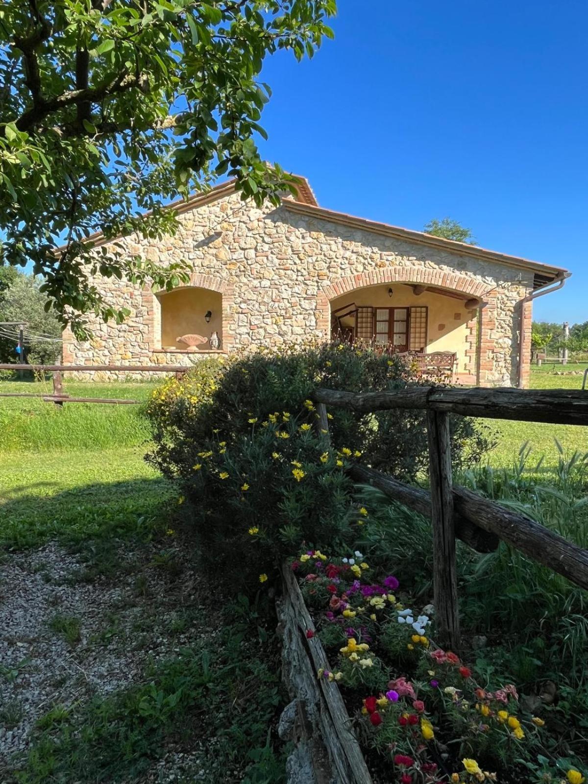 Agriturismo Podere Dell' Olmo อเมเลีย ภายนอก รูปภาพ