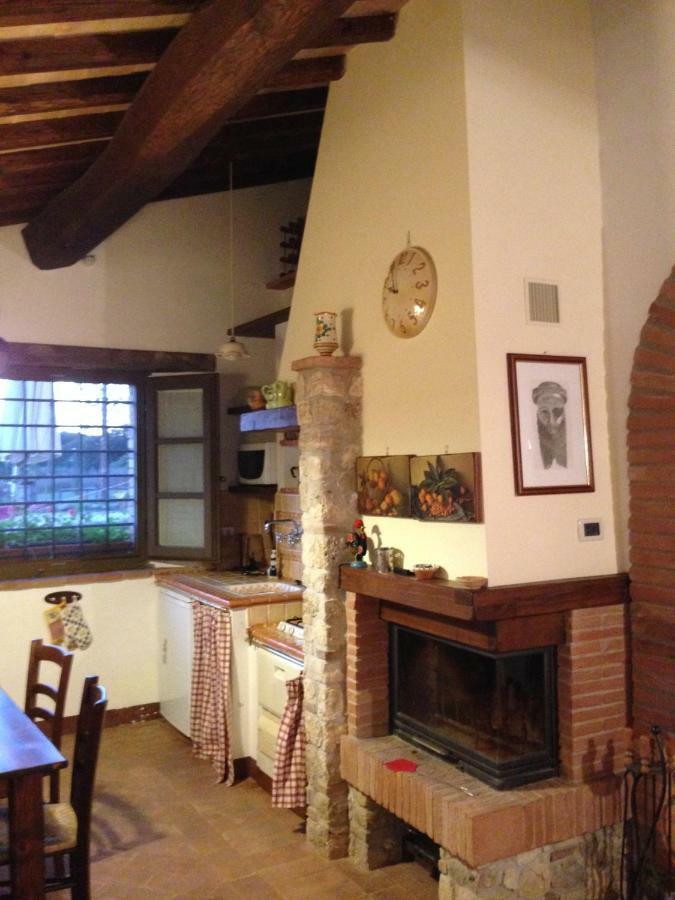 Agriturismo Podere Dell' Olmo อเมเลีย ภายนอก รูปภาพ